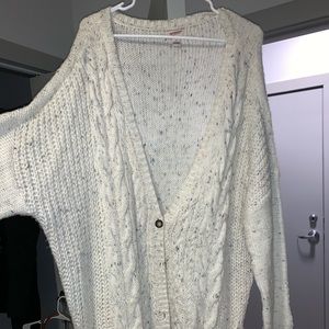 W’s oversized cardigan